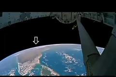 UFO «συνοδεύουν» γήινα αεροσκάφη!