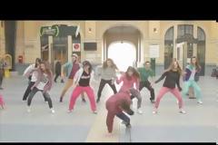Τι να μας πει το Harlem Shake... Εμείς έχουμε το Misirlou Shake [video]