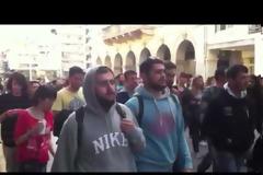 Πάτρα: Σπουδαστές του AΤΕΙ πέταξαν αυγά στα γραφεία της Ν.Δ. - Δείτε video