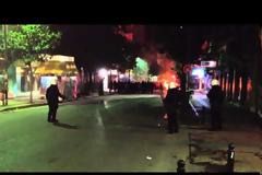 Δείτε μερικές ακόμα φωτογραφίες και βίντεο από τον πετροπόλεμο στη Πάτρα