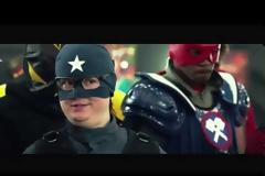 Αυτό είναι το official trailer της ταινίας «Kick-Ass 2» με πρωταγωνιστή τον Τζιμ Κάρεϊ