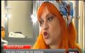 «Eίμαι μια γεροντοκόρη που ζω με γατιά και σκύλους», δηλώνει Ελληνίδα κωμικός [βίντεο]