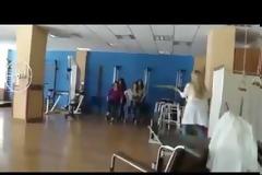 Nοσοκόμες στο Ασκληπιείο Βούλας κάνουν αγώνες ταχύτητας με αναπηρικά καροτσάκια! - Δείτε το video