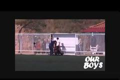 Δεν ήταν η πρώτη φoρά! - Δείτε τη στιγμή που δοκάρι καταπλακώνει παιδί στο γήπεδο της Ηλιούπολης