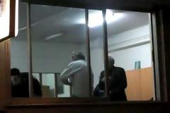 Ο Κολλάτος κρατούμενος στο αστυνομικό τμήμα Συντάγματος [Video]