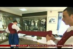 To BBC και οι τσολιάδες! [video]