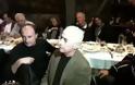 VIDEO - Ο Μίμης Παπαϊωάννου τραγούδα συγκινημένος τον ύμνο της ΑΕΚ