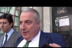 Πάτρα: Στοιχεία για τρία πρόσωπα έδωσε στις Αρχές ο Αλέξης Φράγκος για το διπλό φονικό στην οδό Σαχτούρη - Θόλωσα και σκότωσα τον φονιά του αδελφού μου, είπε στον Aνακριτή - Τον χειροκροτούσαν συγεννείς και φίλοι - Δείτε video