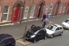Γυναίκα οδηγός παρκάρει σε μόλις… 15 λεπτά! [video]