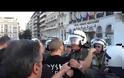 Όλο το χρονικό των χθεσινών επεισοδίων στη Πλ. Συντάγματος με βουλευτές της Χρυσής Αυγής [video]