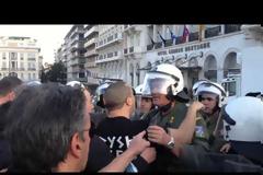 Όλο το χρονικό των χθεσινών επεισοδίων στη Πλ. Συντάγματος με βουλευτές της Χρυσής Αυγής [video]