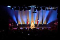 Το καυτό ομοφυλοφιλικό φιλί στη σκηνή της Eurovision που ξεσηκώνει αντιδράσεις