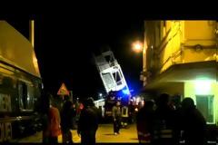 Πρόσκρουση πλοίου στην Γένοβα [video]