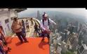 Απίθανο base-jumping για… γερές καρδιές! [video]