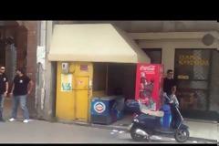 Δείτε φωτογραφίες και video από τα γραφεία της Χρυσής Αυγής από τη προετοιμασία για τη συγκέντρωση