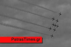 Πάτρα: Τα Red Arrows... ζωγράφισαν τον πατραϊκό ουρανό και ενθουσίασαν μικρούς και μεγάλους