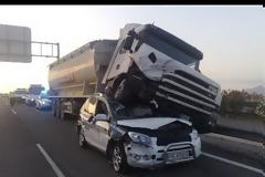Μερικά από τα πιο απίστευτα τρακαρίσματα που έχετε δει! [Video]