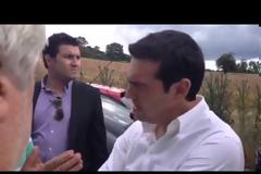 Μεταλλωρύχοι μπλόκαραν τον Τσίπρα στο δρόμο! Μην ξεσηκώνεις τους κατοίκους BINTEO
