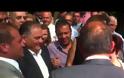 Πολιτική Με χειροκροτήματα υποδέχθηκαν τον Καραμανλή