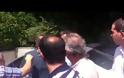 ΑΠΙΣΤΕΥΤΟ ΒΙΝΤΕΟ: Ζητούσαν αυτόγραφα από Σαμαρά και Καραμανλή...