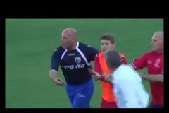 Κροτίδα τραυμάτισε τον Καρρά [Video]