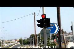 Αυτός είναι ο πιο γρήγορος φωτεινός σηματοδότης του κόσμου και βρίσκεται στην Ελλάδα-Δεν προλαβαίνεις να περάσεις...