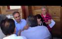 Πάτρα: Επίθεση του ΣΥΡΙΖΑ στον Πρόεδρο του ΕΚΠ κατά τη διάρκεια του συλλαλητηρίου για την ΕΡΤ