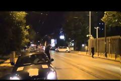 Ηχογραφημένα μηνύματα για την ΕΡΤ μπροστά στο σπίτι του Γερμανού πρέσβη [Video]