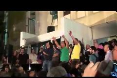 Αντιδράσεις για τα συνθήματα που φώναξαν στο προαύλιο της ΕΡΤ οι νοσταλγοί του εμφύλιου σπαραγμού