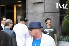 O Anthony Kiedis πλακώθηκε με σωματοφύλακα των Rolling Stones! [Video]