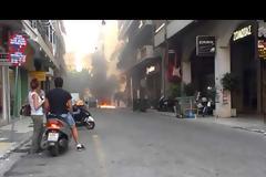 Πάτρα: Πεδίο μάχης Αγίου Nικολάου και πλατεία Όλγας - Χημικά, πετροπόλεμος και μολότοφ μεταξύ ΜΑΤ και αντιεξουσιαστών - Δείτε φωτο-video
