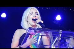 Η Lady Gaga τραγούδησε τον εθνικό ύμνο των ΗΠΑ
