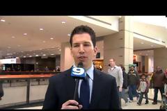 Ρεπόρτερ εκδικείται όσους χαιρετάνε την κάμερα πίσω από την πλάτη του! [Video]