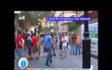 Καρέ καρέ η επίθεση στον Γιώργο Καμίνη  - Πως φυγαδεύτηκε ο δήμαρχος Αθηναίων – Δείτε το video