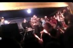 Εκτέλεσαν εν ψυχρώ τραγουδιστή στη σκηνή [videos]