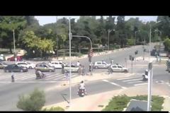 Με κόρνες, σειρήνες και συνθήματα οι δημοτικοί αστυνομικοί έφτασαν στο δημαρχείο της Θεσσαλονίκης! [video]
