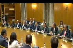 Το αίμα νερό δεν γίνεται και αν γίνεται δεν πίνεται... λέει ο Μπακογιάννης για τον θείο του Κυριάκο [video]