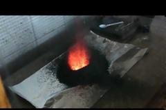 Ανάμειξη δύο χημικών ενώσεων δημιουργεί ένα μικρό ηφαίστειο [Video]