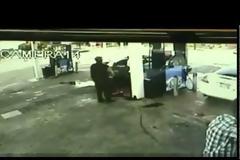 Τον πυροβόλησε και τραβούσε βίντεο με το πτώμα του ▬ ΒΙΝΤΕΟ