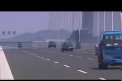 Γέφυρα μήκους 10 χλμ. πάνω από το νερό [video]