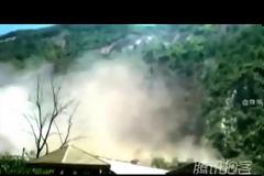 Τεράστια κατολίσθηση [Video]