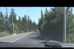 Βίντεο αναγνώστη με τα στραβά των ελληνικών δρόμων...