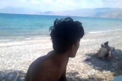 Εθνικιστής βρίζει και απειλεί μετανάστη στην παραλία Αλεποχωρίου [video]