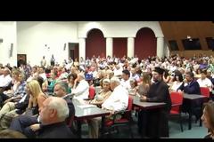«Κολλημένοι» με το διαδίκτυο μικροί και μεγάλοι - Χαμός στην παρουσίαση του βιβλίου του Μ. Σφακιανάκη