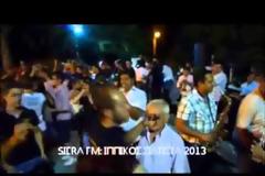 H Ραχήλ Μακρή ντυμένη... πεταλούδα έγινε ένα με τους συγχωριανούς της στο πανηγύρι του χωριού της και το έριξε στο τσιφτετέλι
