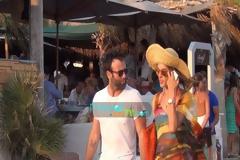 Η Αλεσάντρα Αμπρόζιο και η Άνα Μπεατρίς Μπάρος στη Μύκονο [Video]