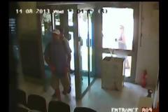 Καρέ - καρέ η ληστεία στο Βελεστίνο: Βίντεο και φωτογραφίες της ΕΛΑΣ