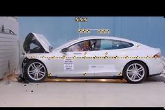 Τόσο ασφαλές που διέλυσε τον μηχανισμό του crash-test!