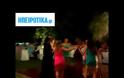Ιερέας χορεύει «Δε σου κάνω τον Άγιο» [Video]