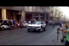 Πάτρα: Γκάζωσε και τα κατάφερε - Ανέβηκε με αυτοκίνητο τα σκαλιά της Aγίου Νικολάου!